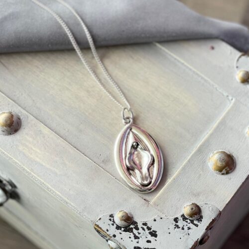 Vulva Necklace - Silver